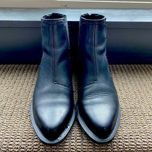 Dr. Martens Zillow black boot